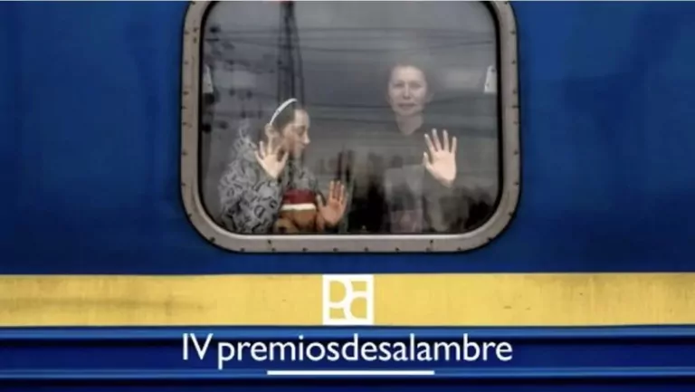 Emilio Morenatti y Asaari Bibang, galardonados con los IV Premios Desalambre